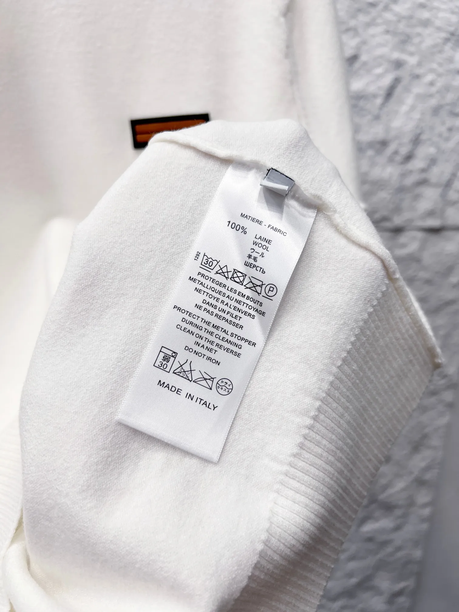 ZEGNA（ In Stock， ） 1 ： ， 12G ， ， 2 ： ， ， ， ， 3 ： （PU + ， ， ） 4 & ： ， ， ， ， ， Breathable T 。 ， ， 、 ， ； ， 。 ；Black White Gray Sizes： （ ）
